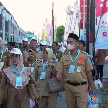 Potret Ribuan Kades Hadiri Peluncuran Kopdes Merah Putih