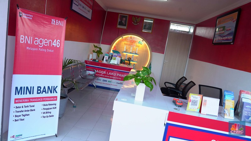 Ribuan kepala desa menghadiri Peluncuran Kelembagaan 80.000 Koperasi Desa/Kelurahan Merah Putih, Desa Bengkal, Kabupaten Temanggung, Jawa Tengah, Senin (21/7/2025). Ribuan kepala desa menghadiri Peluncuran Kelembagaan 80.000 Koperasi Desa/Kelurahan Merah Putih, Desa Bengkal, Kabupaten Temanggung, Jawa Tengah, Senin (21/7/2025). (CNBC Indonesia/Muhammad Sabki)