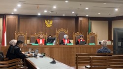 Eks Dirjen Prasetyo Divonis 7,5 Tahun Bui di Kasus Korupsi Rel KA Sumut-Aceh