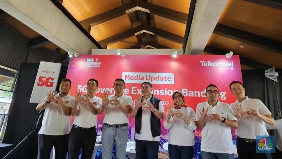 Telkomsel memperlus jaringan 5G di wilayah Bandung Raya, Senin (21/7/2025). (CNBC Indonesia/Intan Rakhmayanti Dewi)