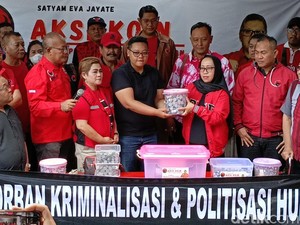 PDIP Bawa Koin Bumi Mataram ke Sidang Hasto: Kasus Receh, Bismillah Bebas