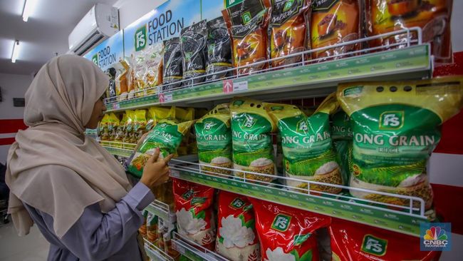 OJK Siapkan Aturan Buat Pembiayaan Bank ke Kopdes Merah Putih