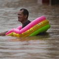 Potret Banjir Menggulung Negeri, Sekolah dan Kantor Pemerintahan Tutup