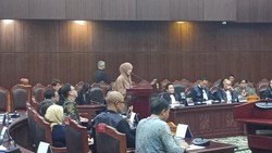 Video: Momen Lesti-Sammy Diminta Nyanyi dalam Sidang Uji Materiil di MK