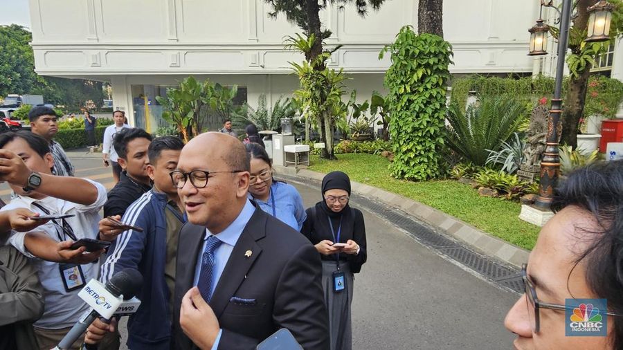 Menteri Investasi dan Hilirisasi/Kepala BKPM Rosan Roeslani di Istana Negara, Jakarta, Selasa (22/7/2025). (CNBC Indonesia/Emir Yanwardhana)