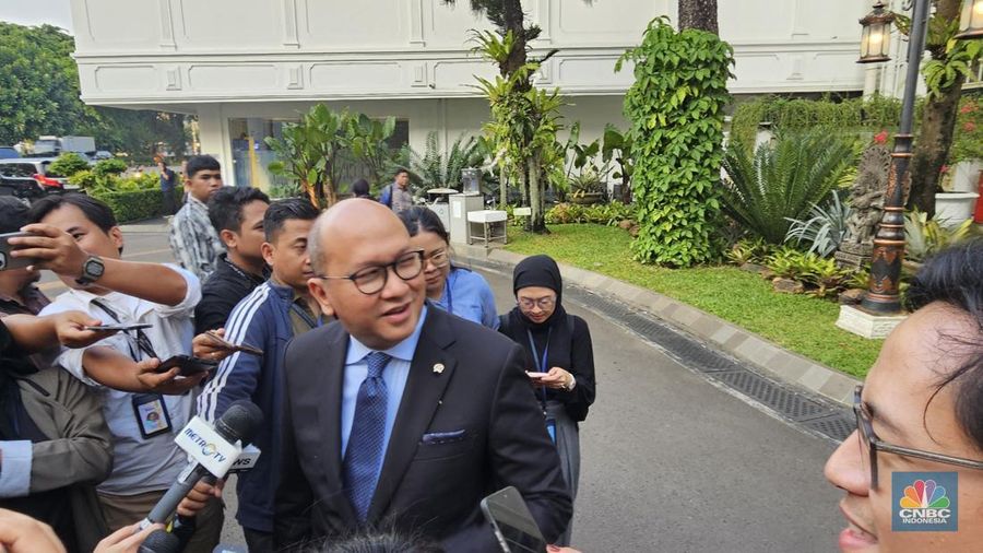 Menteri Investasi dan Hilirisasi/Kepala BKPM Rosan Roeslani di Istana Negara, Jakarta, Selasa (22/7/2025). (CNBC Indonesia/Emir Yanwardhana)