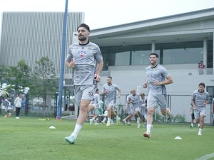 Duo Jebolan Thailand di Jantung Pertahanan Persib
