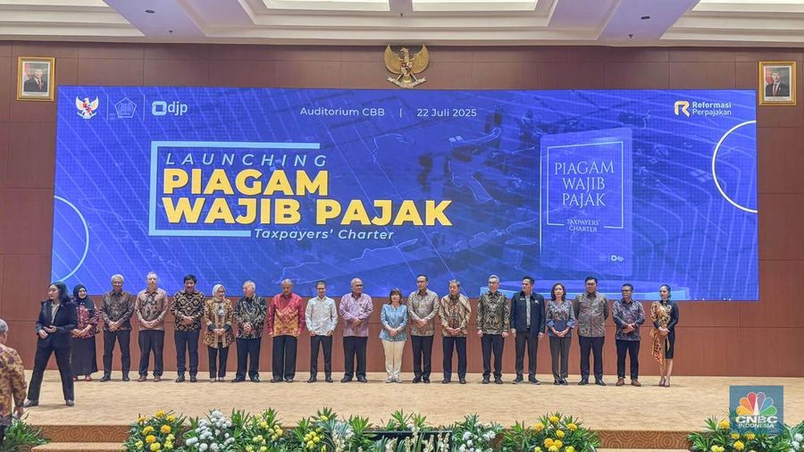 Peluncuran Taxpayers' Charter oleh Dirjen Pajak yang diselenggarakan di Aula CBB KPDJP, Kebayoran Baru, Jakarta Selatan, Selasa (22/7/2025). (CNBC Indonesia/Zahwa Madjid)