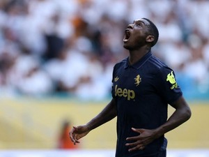 Frankfurt Doyan Jual Mahal Strikernya, tapi Kebanyakan Zonk!
