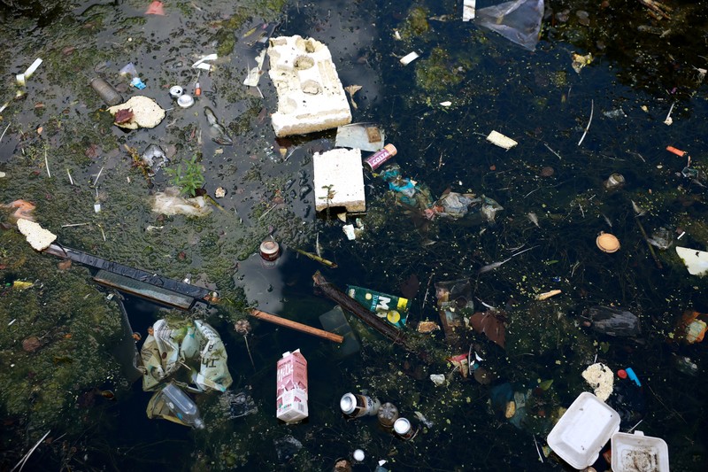 Dasar kering dari satu bagian Kanal Rochdale terlihat setelah musim kemarau panjang menyebabkan permukaan air terus turun di seluruh jaringan kanal di Manchester, Inggris, 21 Juli 2025. Dasar kering dari satu bagian Kanal Rochdale terlihat setelah musim kemarau panjang menyebabkan permukaan air terus turun di seluruh jaringan kanal di Manchester, Inggris, 21 Juli 2025. (REUTERS/Phil Noble)