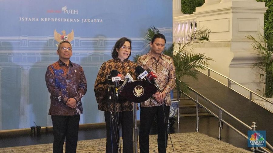 Sri Mulyani di Istana Negara, Jakarta, Selasa (22/7/2025). (CNBC Indonesia/ Emir Yanwardhana)