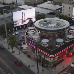 Tesla Hancur Lebur, Elon Musk Mendadak Buka Restoran