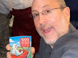Foodies Kelas Kakap! Pria Ini Sudah Cicipi 1.000 Menu Michelin-star