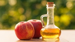 Menkes Sebut Cuka Apel Bantu Turunkan Kolesterol Tanpa Obat, Ini Wanti-wanti Dokter