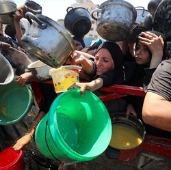 Dikecam Dunia, Israel Akhirnya Buka Jalur Bantuan Warga Gaza