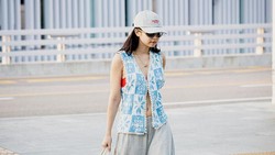 Sneakers Lima Jari Dipakai Jennie Blackpink, Akankah Jadi Tren Sepatu 2025?
