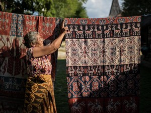 Tenun Khas Sumba Bukan Hanya Sekadar Kain Biasa