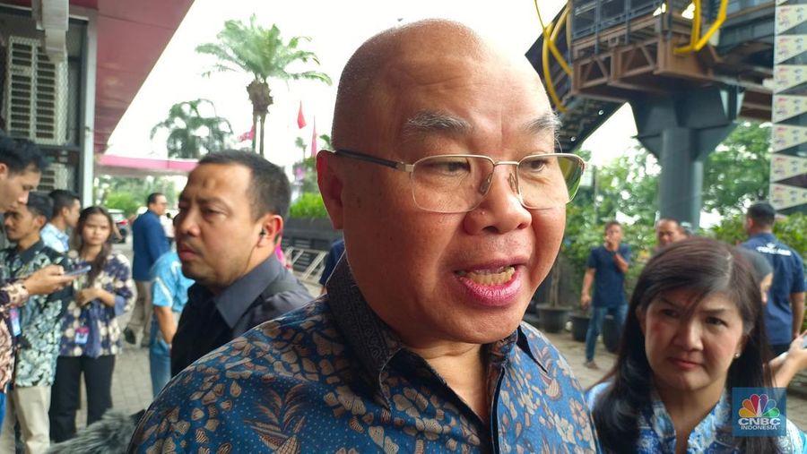 Ketua Umum Asosiasi Pengelola Pusat Belanja Indonesia (APPBI), Alphonzus Widjaja saat ditemui di Pusat Grosir Cililitan (PGC) Jakarta, Rabu (23/7/2025). (CNBC Indonesia/Martyasari Rizky)