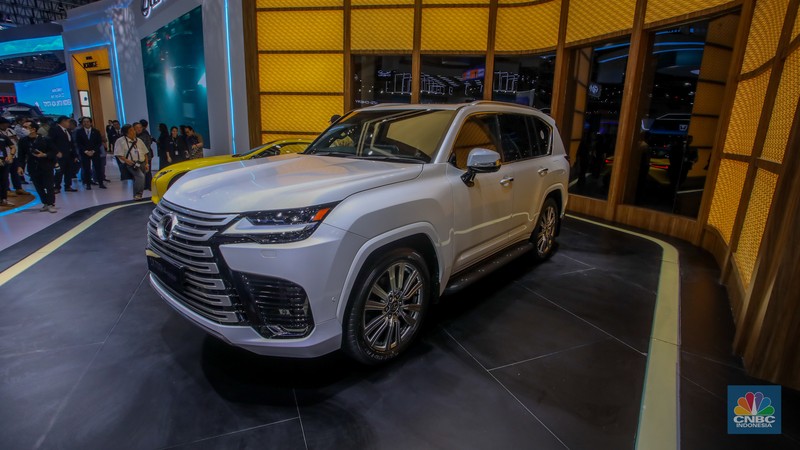 Suasna acara Gaikindo Indonesia International Auto Show (GIIAS) di ICE BSD City, Kabupaten Tangerang, Rabu (23/7/2024). (CNBC Indonesia/Faisal Rahman)