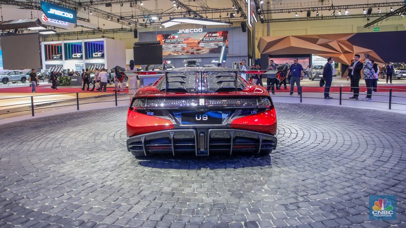Mobil listrik premium asal China BYD YangWang U9 dipamerkan dalam acara GIIAS 2025 di ICE BSD, Kabupaten Tangerang, Banten, Rabu (23/7/2025). (CNBC Indonesia/Faisal Rahman) Mobil listrik premium asal China BYD YangWang U9 dipamerkan dalam acara GIIAS 2025 di ICE BSD, Kabupaten Tangerang, Banten, Rabu (23/7/2025). (CNBC Indonesia/Faisal Rahman)