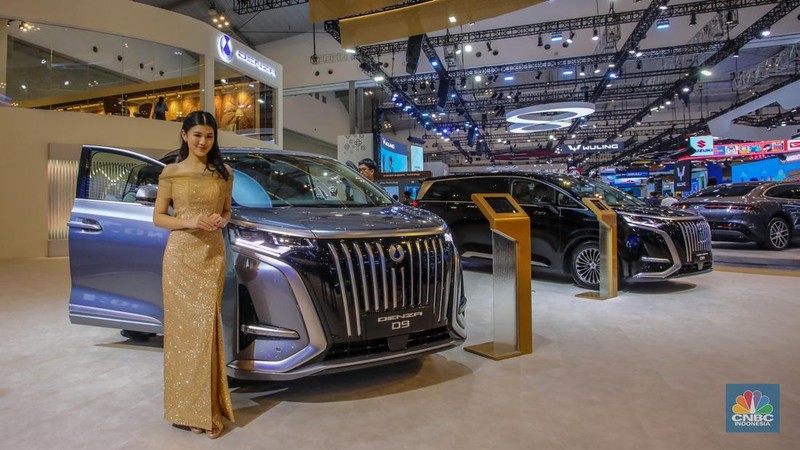 Suasna acara Gaikindo Indonesia International Auto Show (GIIAS) di ICE BSD City, Kabupaten Tangerang, Rabu (23/7/2024). (CNBC Indonesia/Faisal Rahman)