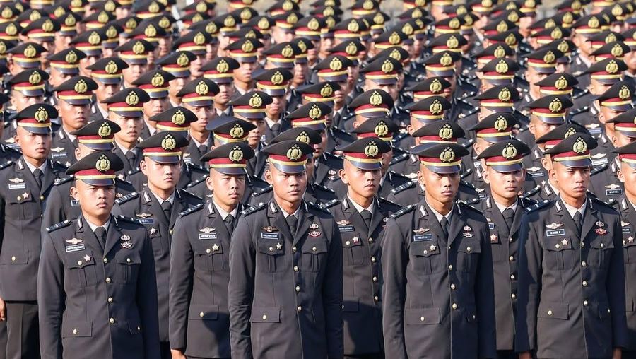 Presiden Prabowo Subianto memberikan arahan terhadap perwira muda TNI dan Polri tahun 2025. Tercatat sebanyak 2.000 perwira yang dilantik melalui Upacara Prasetya Perwira (Perspa) di halaman Istana Merdeka, Jakarta Pusat, Rabu (23/7/2025). (Instagram/prabowo)