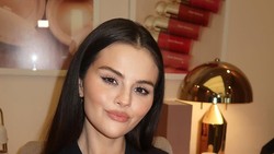 Selena Gomez Ultah ke-33, Benny Blanco Bagikan Momen Intim Saat Tidur