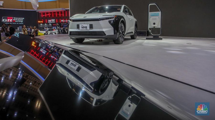 Suasna acara Gaikindo Indonesia International Auto Show (GIIAS) di ICE BSD City, Kabupaten Tangerang, Rabu (23/7/2024). (CNBC Indonesia/Faisal Rahman)