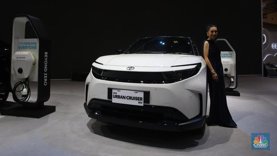 Suasna acara Gaikindo Indonesia International Auto Show (GIIAS) di ICE BSD City, Kabupaten Tangerang, Rabu (23/7/2024). (CNBC Indonesia/Faisal Rahman)