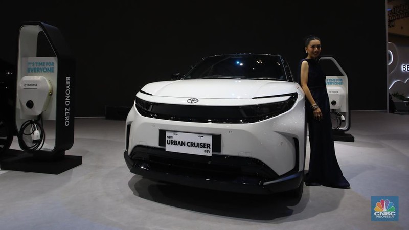 Suasna acara Gaikindo Indonesia International Auto Show (GIIAS) di ICE BSD City, Kabupaten Tangerang, Rabu (23/7/2024). (CNBC Indonesia/Faisal Rahman)