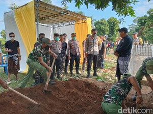 Polisi Bongkar Kuburan Lansia Korban Perampokan di Buleleng