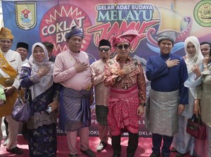 Hadiri Upacara Jamu Laut, Menbud Ajak Masyarakat Lestarikan Budaya Melayu