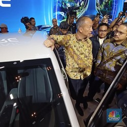 Menperin Tanya-Tanya BYD Atto 1, Terkejut Harganya Cuma Rp 195 Juta