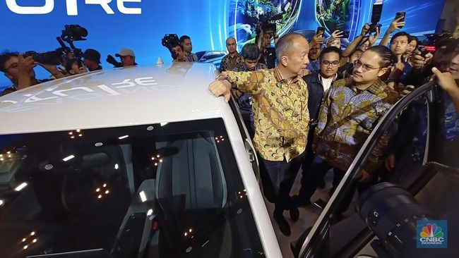 Menperin Tanya-Tanya BYD Atto 1, Terkejut Harganya Cuma Rp 195 Juta