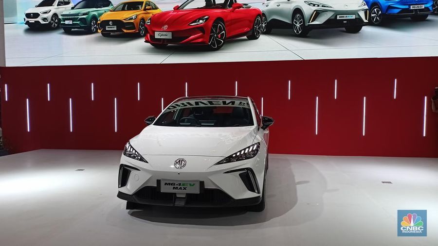Morris Garage (MG)  MG4 EV Max, yang ditawarkan dengan harga khusus sebesar Rp 419.000.000 OTR Jakarta selama GIIAS 2025 dan hanya tersedia sebanyak 100 unit. (CNBC Indonesia/Ferry Sandi)