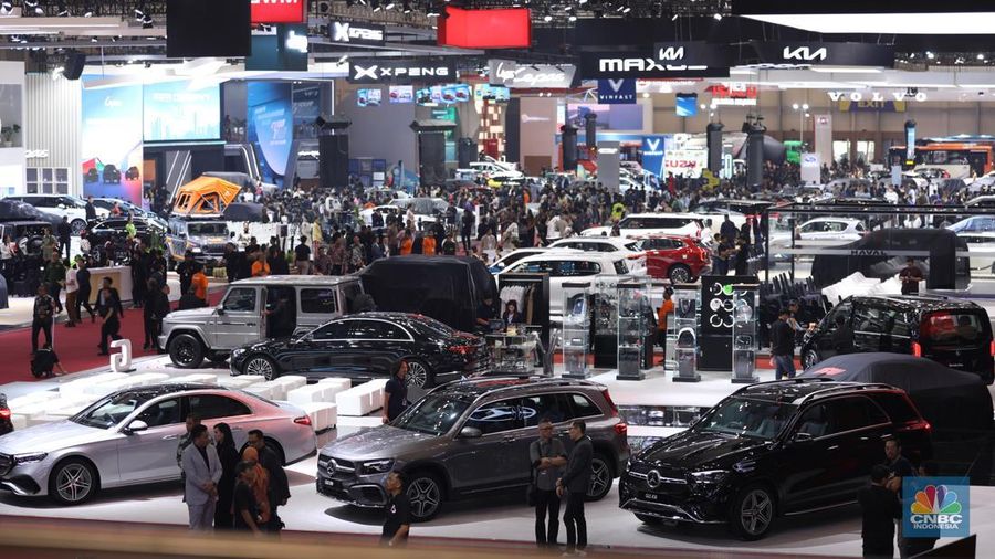 Pameran otomotif terbesar di RI, Gaikindo Indonesia International Auto Show (GIIAS) 2025 resmi dibuka hari ini, Kamis (24/7/2025). (CNBC Indonesia/Tri Susilo)