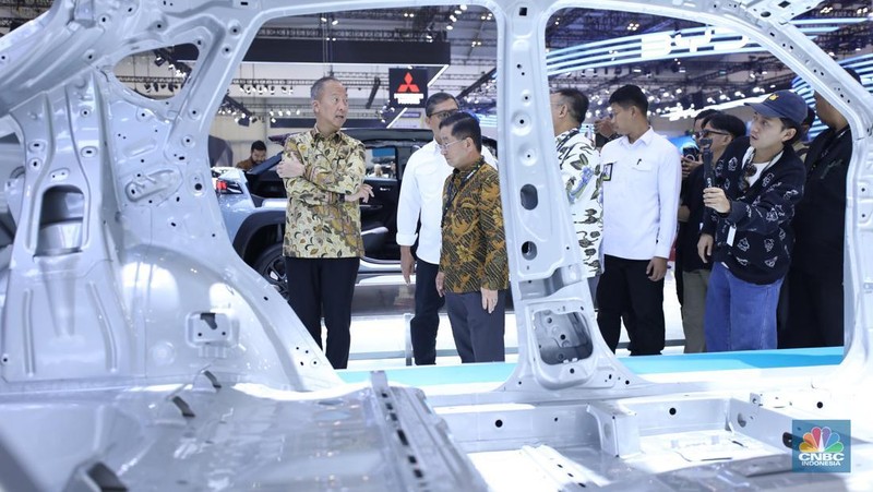 Pameran otomotif terbesar di RI, Gaikindo Indonesia International Auto Show (GIIAS) 2025 resmi dibuka hari ini, Kamis (24/7/2025). (CNBC Indonesia/Tri Susilo)