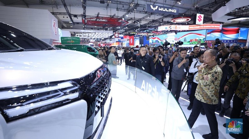 Pameran otomotif terbesar di RI, Gaikindo Indonesia International Auto Show (GIIAS) 2025 resmi dibuka hari ini, Kamis (24/7/2025). (CNBC Indonesia/Tri Susilo)