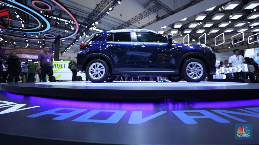 PT Astra Daihatsu Motor (ADM) yang dinaungi oleh PT Astra International Tbk. (ASII) resmi meluncurkan mobil hibrida terbaru, Rocky Hybrid di ajang Gaikindo Indonesia International Auto Show (GIIAS) 2025. (CNBC Indonesia/Tri Susilo)