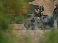 Dor! Tentara Baku Tembak dengan Gengster di Depan Kedutaan