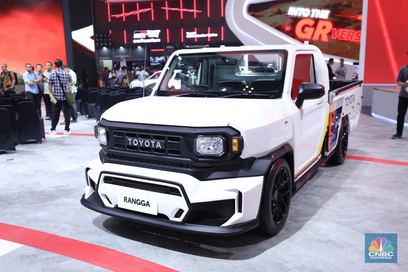 Toyota Hilux Rangga di Pameran GIIAS2025, Tangerang, Banten, Kamis, 24/7. (CNBC Indonesia/Tri Susilo)