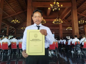 25 Tahun Jadi Honorer, Tumirin Lolos PPPK Meski Tinggal 6 Bulan Pensiun
