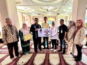 Andre Rosiade Salurkan Ribuan Beasiswa Program Indonesia Pintar di Sumbar