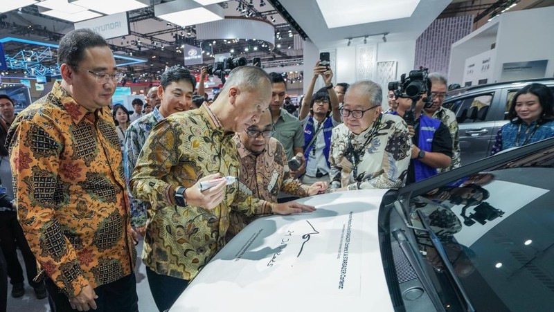 GAIKINDO Indonesia International Auto Show (GIIAS) 2025 resmi dibuka pada Kamis (24/7). PT Hyundai Motors Indonesia (HMID) kembali hadir dalam pameran otomotif terbesar di Indonesia dengan meluncurkan STARGAZER Cartenz dan Cartenz X. (Dok. PT Hyundai Motors Indonesia)