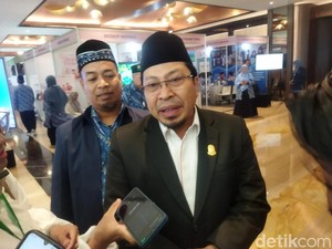 DPP Rombak Struktur PKS Sulsel: Anwar Ketua DPTW, Sri Rahmi Sekretaris MPW