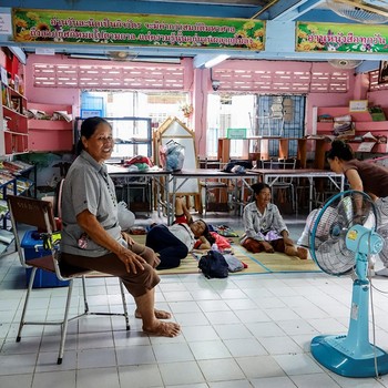 Perang Thailand-Kamboja Meletus, Warga Surin Panik Ngungsi ke Sekolah