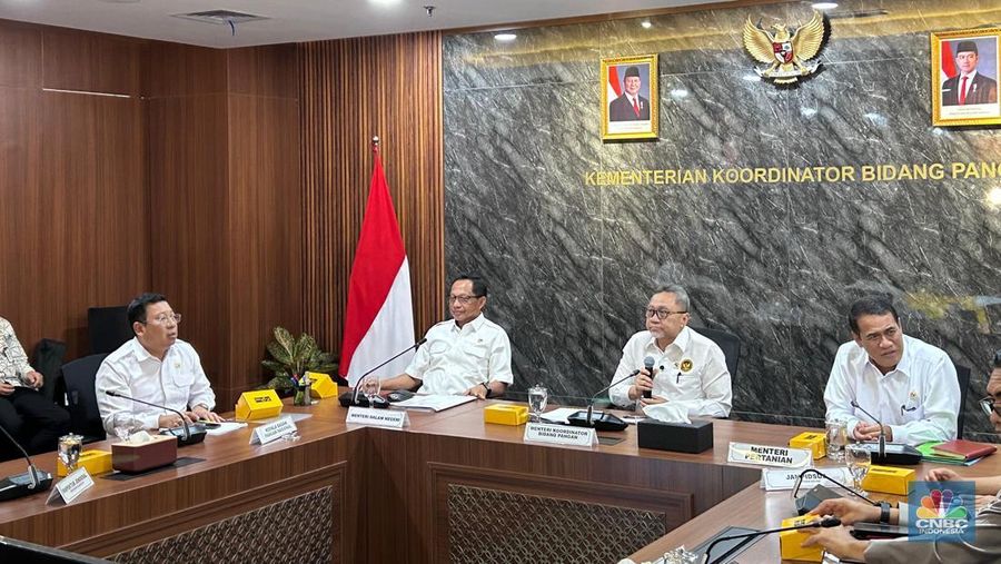 Rapat koordinasi pangan di kantor Kementerian Koordinator Bidang Pangan, Jakarta, Jumat (25/7/2025). (CNBC Indonesia/Martyasari Rizky)