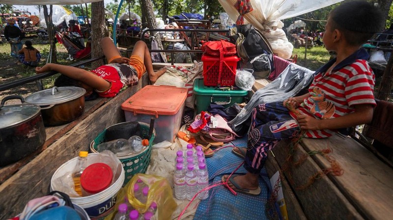 Kementerian Dalam Negeri Thailand mengungkapkan sebanyak 120.000 orang mengungsi imbas perang negara itu dengan Kamboja pada Kamis (24/7/2025). (REUTERS/Prajoub Sukprom)