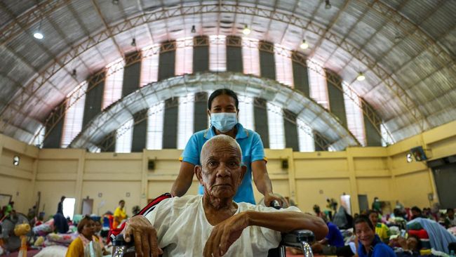 Potret Ribuan Warga Thailand Ngungsi Usai Perang Meletus Lawan Kamboja