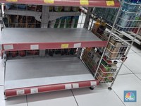 Stok Beras di Ritel Ini Kosong, Efek Polisi Geledah Beras Oplosan?